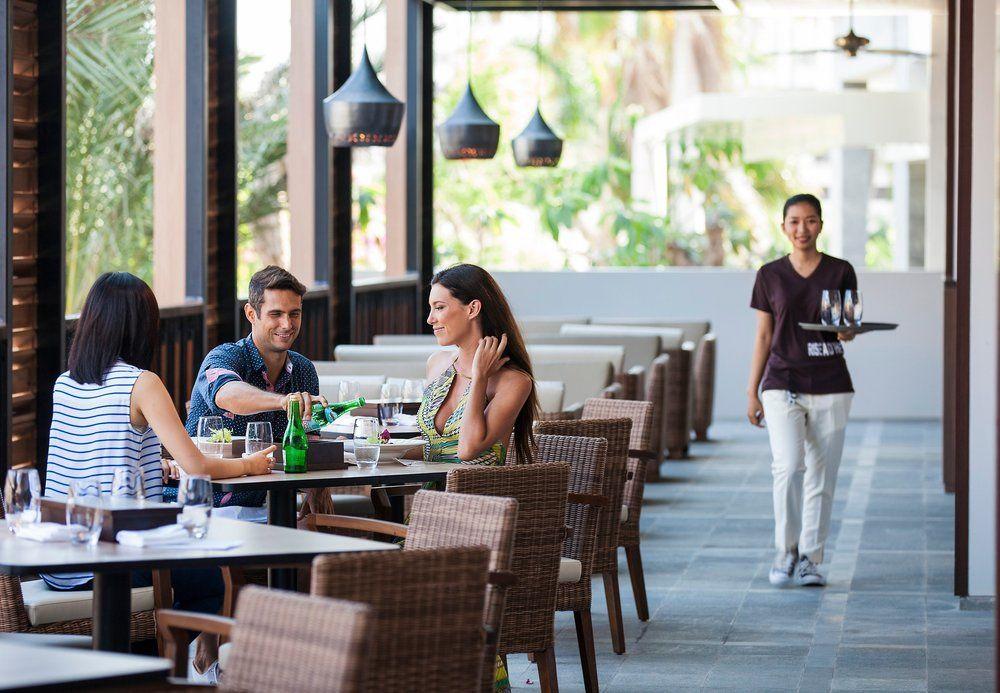 Courtyard By Marriott Bali Seminyak Resort Ngoại thất bức ảnh A restaurant in Dubai