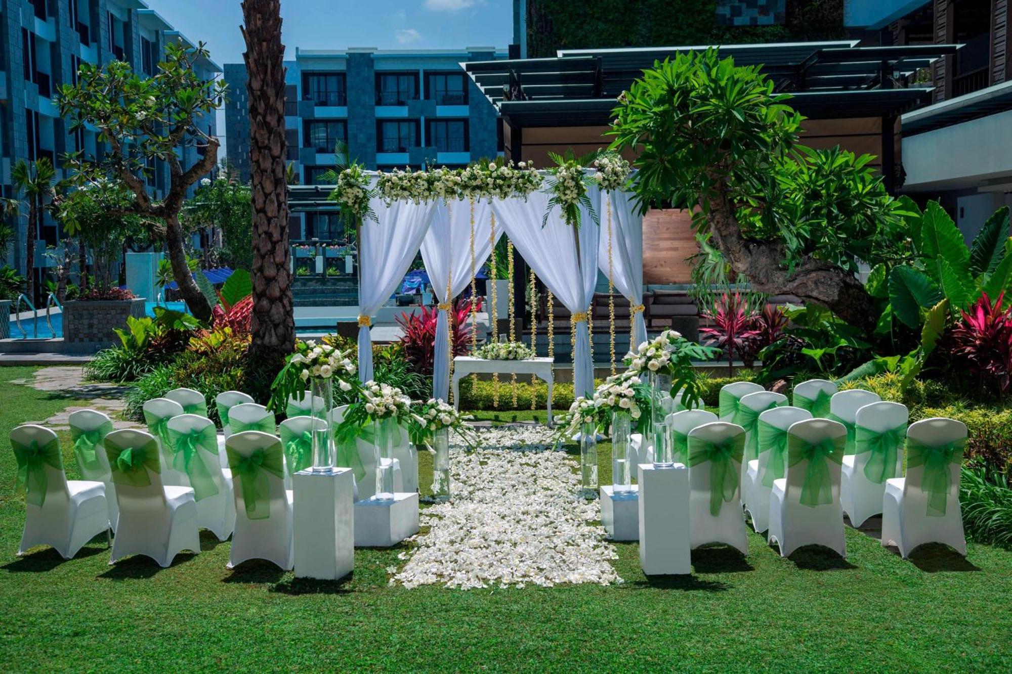Courtyard By Marriott Bali Seminyak Resort Ngoại thất bức ảnh The Westin Orchard, Manila